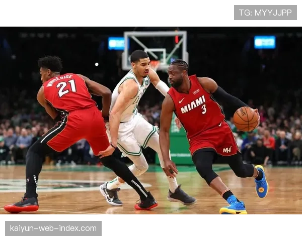 太阳剩余赛程难度中等,附加赛首轮主场优势尚存争夺可能 太阳剩余赛程难度中等,附加赛首轮主场优势尚存争夺可能